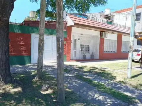 Casa para 2 Familias en Venta en Quilmes Oeste