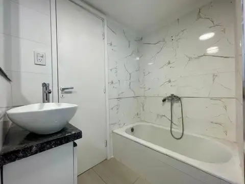 Departamento REFACCIONADO de 1 Dormitorio en VENTA, La Plata, Zona Terminal
