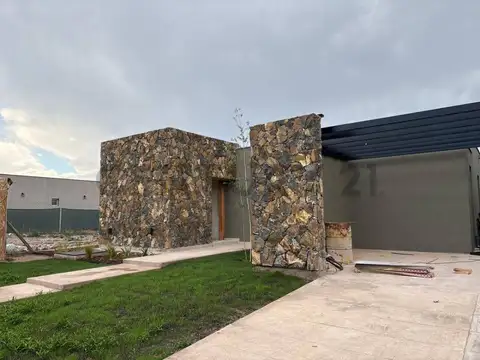 VENTA DE CASA EN POZO - BARRIO TIERRAS ALTAS