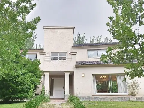 Casa en Venta de 5 dormitorios