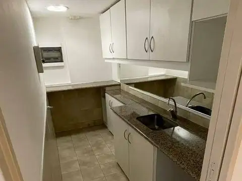 Oficina 3 ambientes con 2 baños