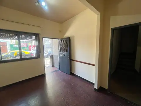 VENTA PH FRENTE 4 AMBIENTES VILLA REAL TERRAZA