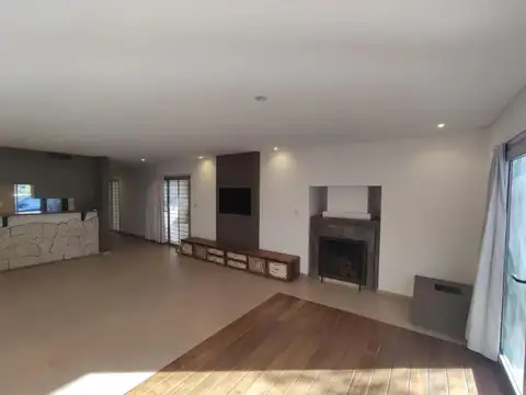 Casa en Venta en El Palomar, USD 195.000