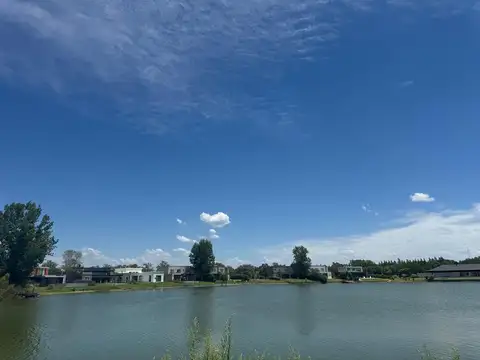 VENTA DE LOTE A LA LAGUNA EN CANTON ESCOBAR