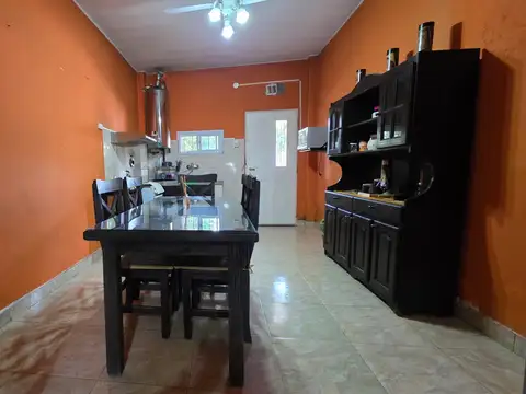 CASA 4 AMB EXCELENTE UBICACION