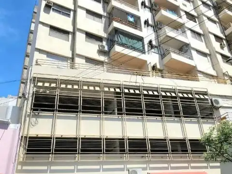 Corrientes e/ Cochabamba y Avenida Pellegrini