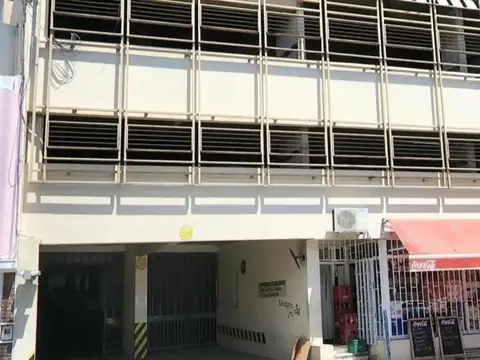 Corrientes e/ Cochabamba y Avenida Pellegrini