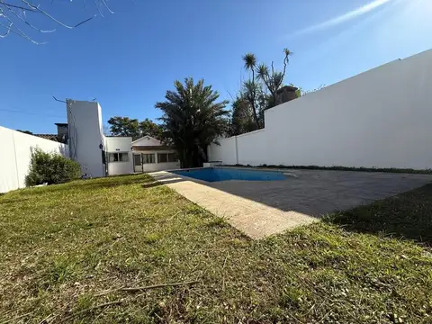 VENTA CASA 2 DORM CON PISCINA APTA CREDITO MORENO