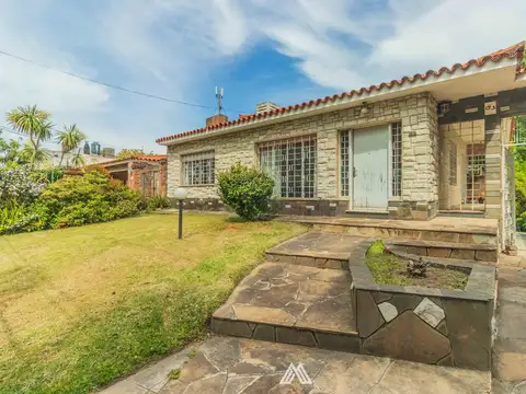 VENTA CASA PUNTA GORDA 4 DORM 3 BAÑOS PISCINA