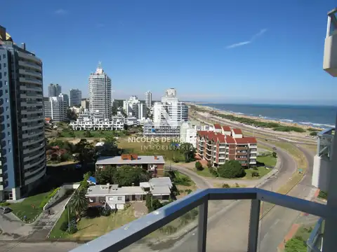 Excelente ubicación, a metros de la brava, en venta, 1 dormitorio con 2 baños