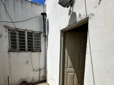 Casa 5 ambientes con 1 baño