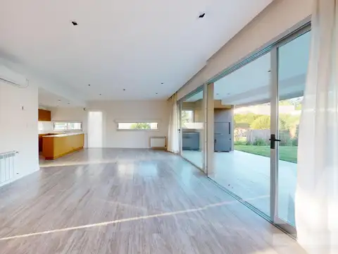 CASA en  ALQUILER en GRAND BELL