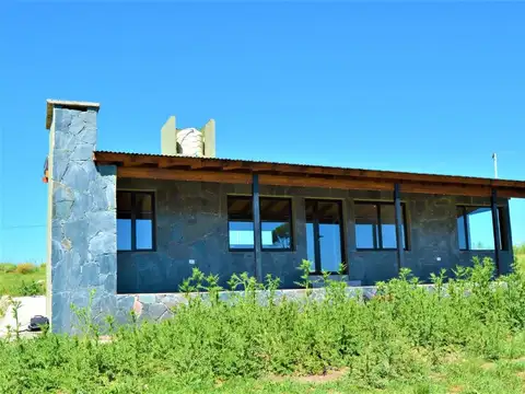 Casa 3 ambientes con 2 baños