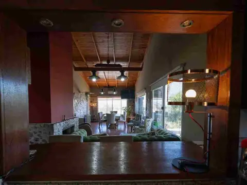 Casa en Venta con 4 cocheras