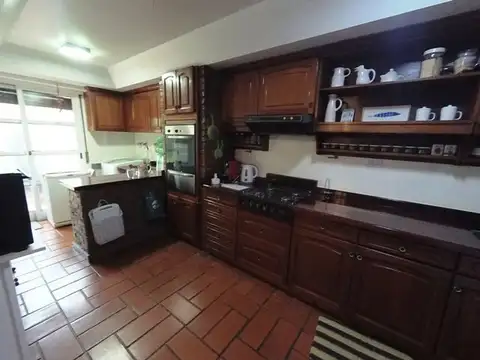 Hermosa casa de 5 Ambientes en Villa Raffo