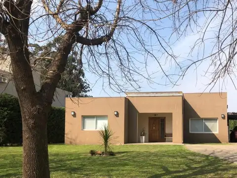 Casa en venta - 2 Dormitorios 2 Baños - Baradero