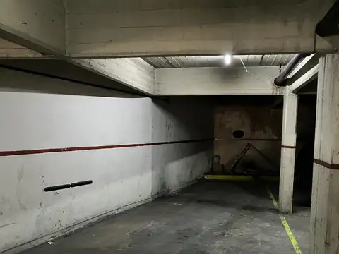 Cochera doble en RECOLETA fácil acceso, rampa ancha subsuelo.