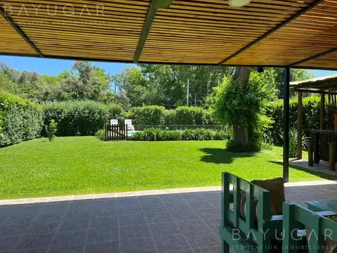 Casa 5 ambientes con 2 baños