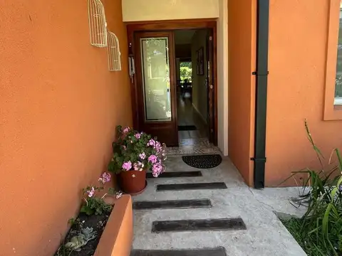 Casa en Alquiler Temporal con 2 cocheras