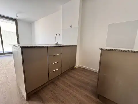 Venta Parque Batlle 1 dormitorio planta baja