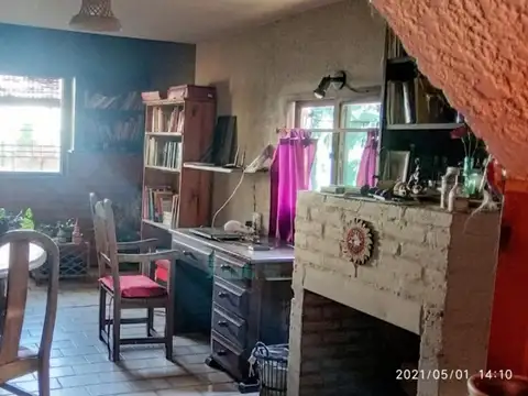 Casa 5 ambientes con 2 baños
