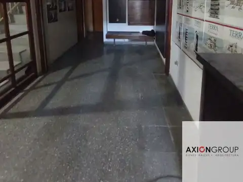 Casa 9 ambientes con 4 baños