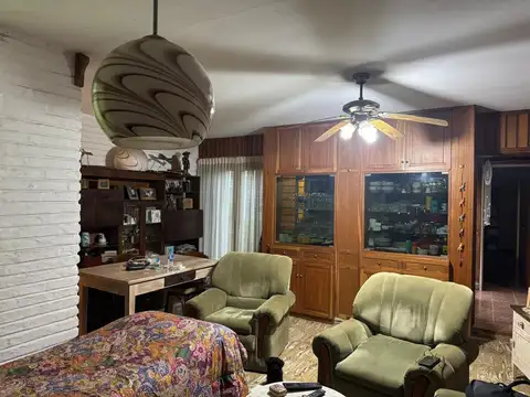 Casa 5 ambientes con 1 baño