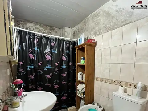 Casa 5 ambientes con 2 baños