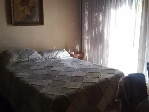 CASA  A LA VENTA LATERAL ACCESO SUR