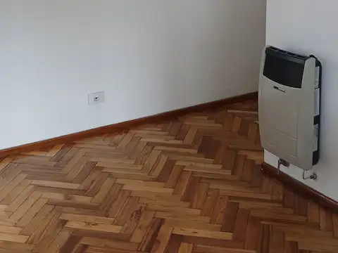 Depto Tipo Casa en Alquiler 60 años