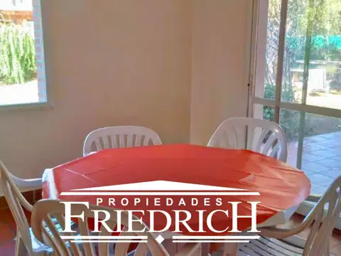 Casa 4 ambientes con 4 baños