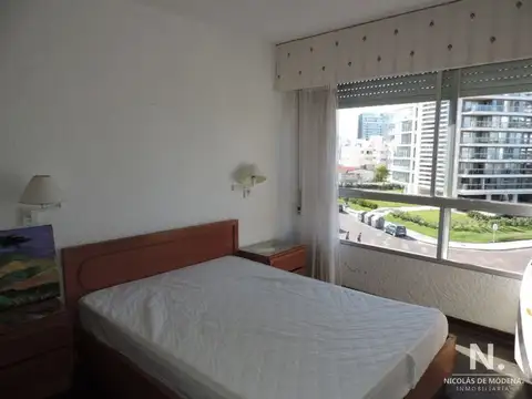 Ubicado en parada 2 de Playa Brava - Punta del Este