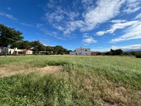 SE VENDE TERRENO EN COUNTRY CHACRAS DEL VALLE NUEV