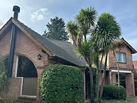 Alquiler Casa 4 Dormitorios Club Privado Loma Verde