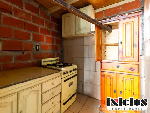Casa 2 ambientes con 1 baño