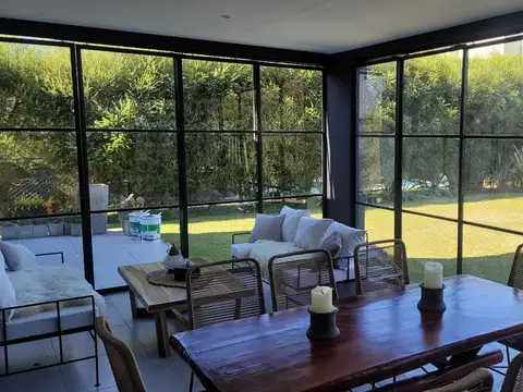 Casa - NORDELTA :Los Lagos lote central, impecable ! OPORTUNIDAD!