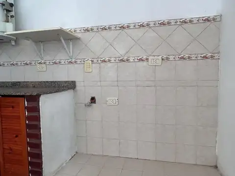 CASA ALQUILER CON GARAJE PARQUE PARRILLA.