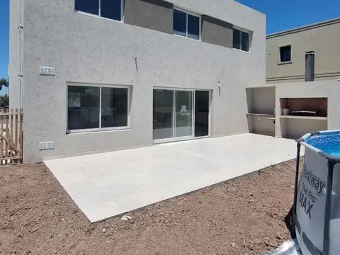 Casa en Venta en Pilar Del Este, USD 185.000