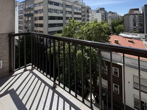 ALQUILER 24 MESES DEPARTAMENTO 2 AMBIENTES RECICLADO CON BALCÓN, CENTRO