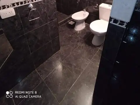 ALQUILER: LUMINOSA CASA AL FRENTE