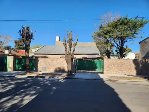 Casa en Venta en Ingeniero Adolfo Sourdeaux, USD 180.000