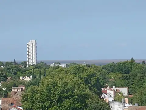 Departamento 4 ambientes reciclado con vistas panorámicas - La Lucila