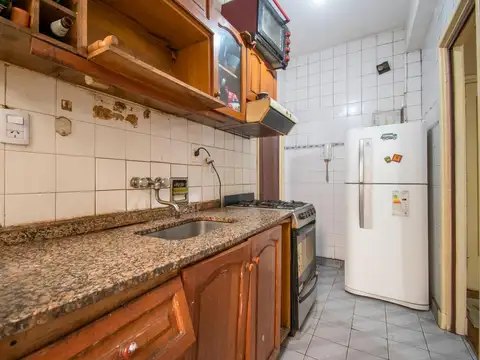 VENTA – DEPARTAMENTO CONTRAFRENTE - 4 AMBIENTES CON BALCON Y VISTAS ABIERTAS – CHACARITA
