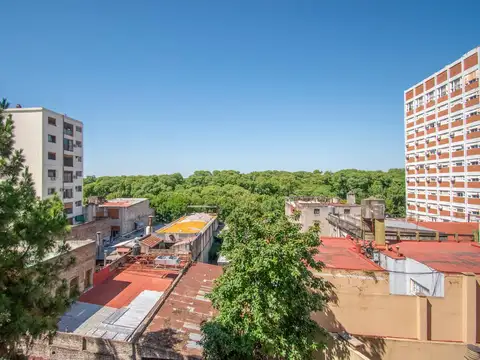 VENTA – DEPARTAMENTO CONTRAFRENTE - 4 AMBIENTES CON BALCON Y VISTAS ABIERTAS – CHACARITA