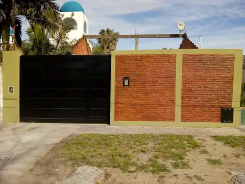 Casa en buen estado y ubicacion - excelente lote 