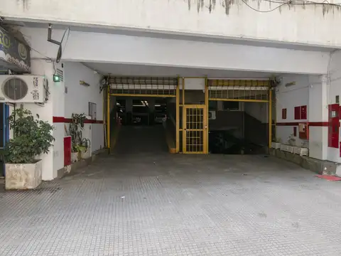 VENTA – 3 COCHERAS – JUNTAS O POR SEPARADO – BARRIO NORTE