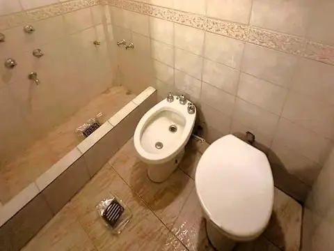 Depto Tipo Casa 4 ambientes con 2 baños