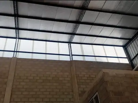 Galpon en Venta 10  mts Frente