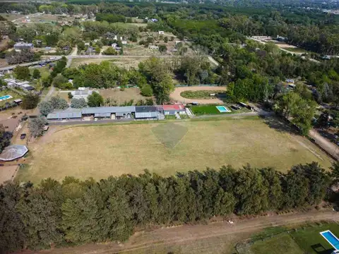 Renta Casa con Salón de Eventos con Campo de polo