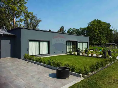 Renta Casa con Salón de Eventos con Campo de polo